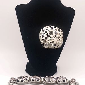 VINTAGE runway collectible vintage bracelet brooch
